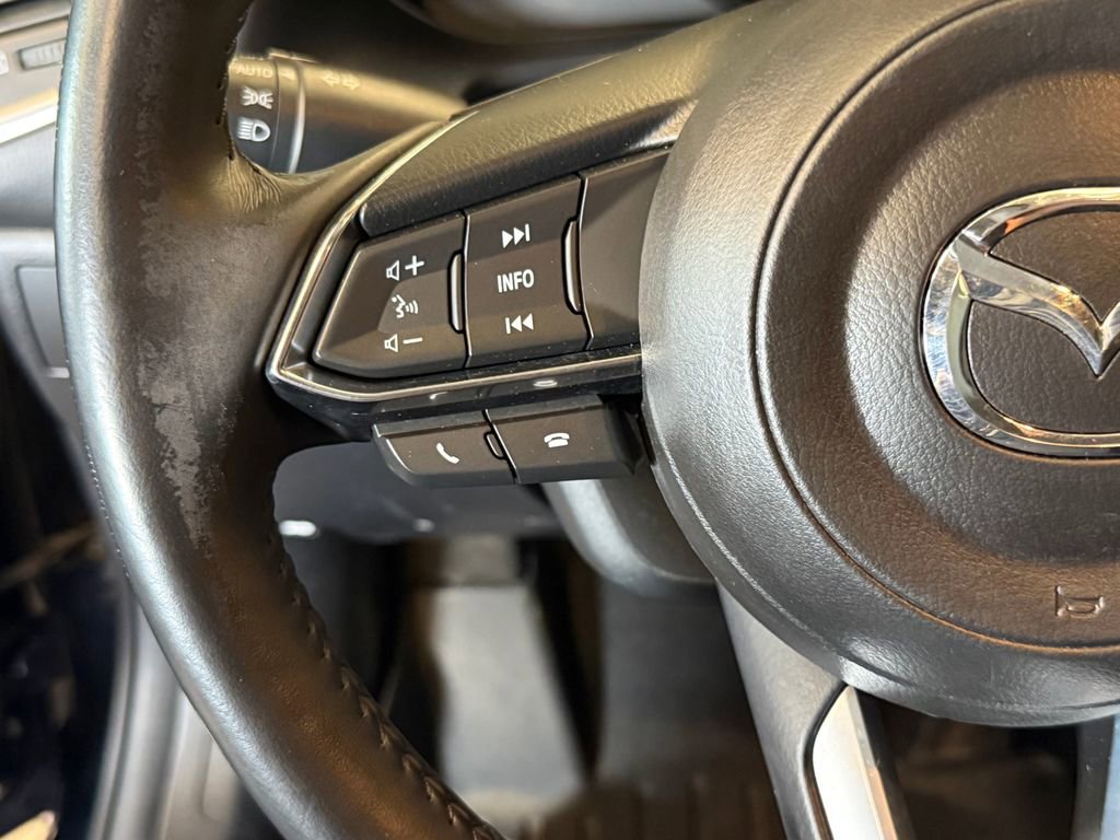 Used 2018 MAZDA MAZDA3 Touring FWD image 11