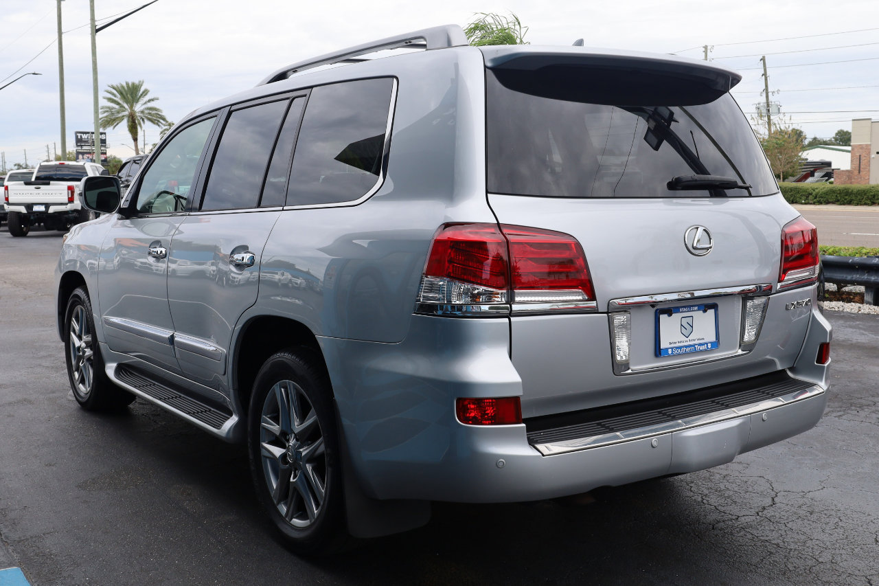 Used 2013 Lexus LX 570 4WD image 3