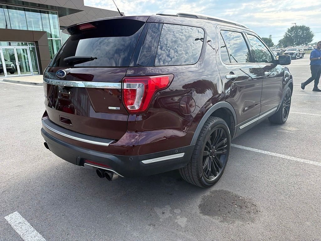 Used 2018 Ford Explorer Platinum AWD/4WD image 6