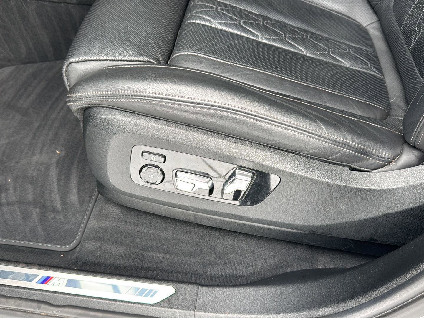 Used 2023 BMW X7 xDrive40i w/ Executive Package image 30