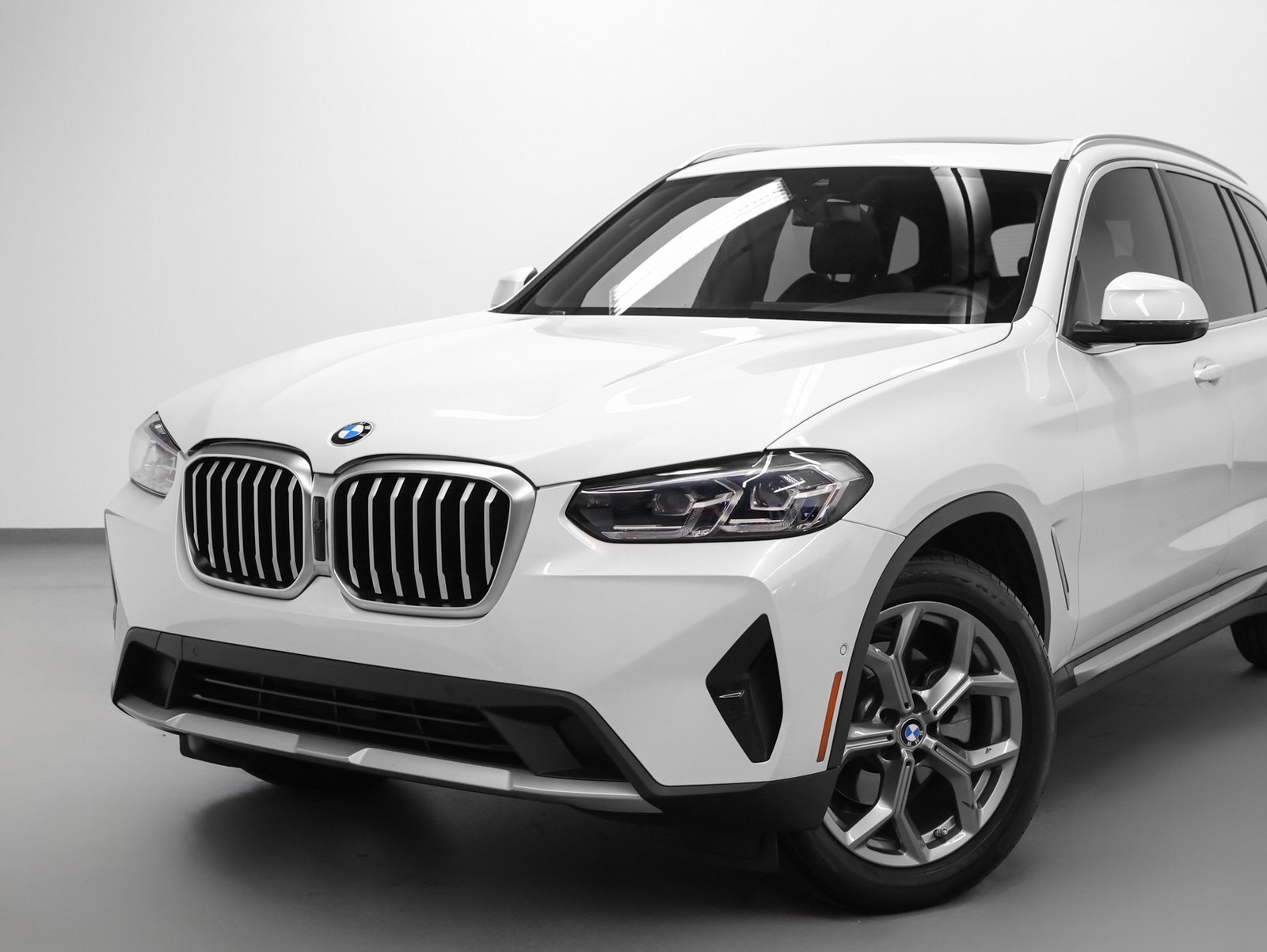 Used 2024 BMW X3 sDrive30i w/ Convenience Package image 7