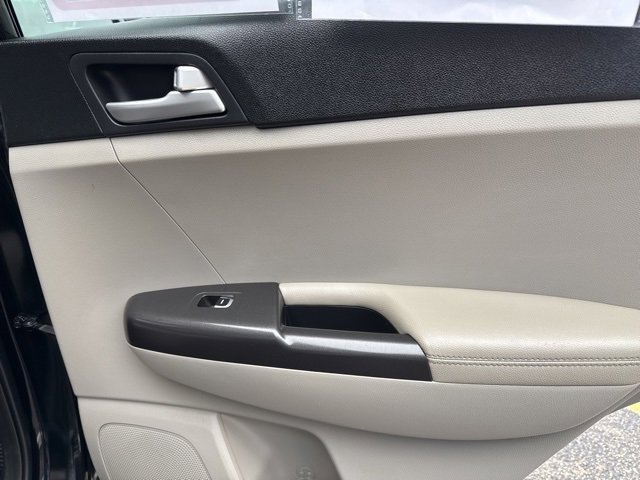 Used 2020 Kia Sportage LX image 15