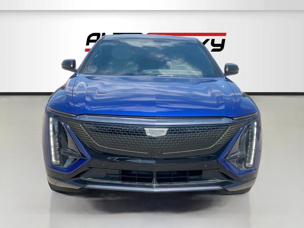 Used 2025 Cadillac Lyriq Sport AWD/4WD image 2