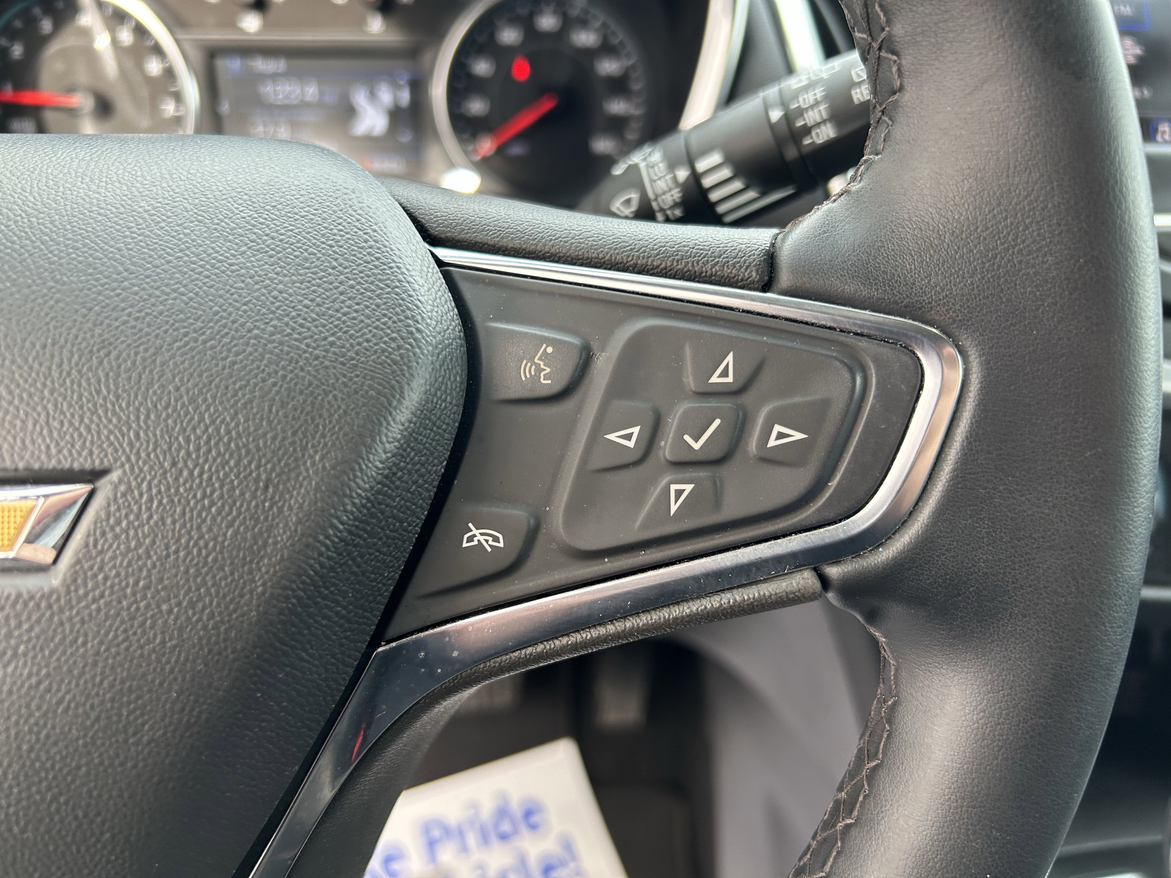 Used 2023 Chevrolet Equinox LT w/ Driver Convenience Package image 23