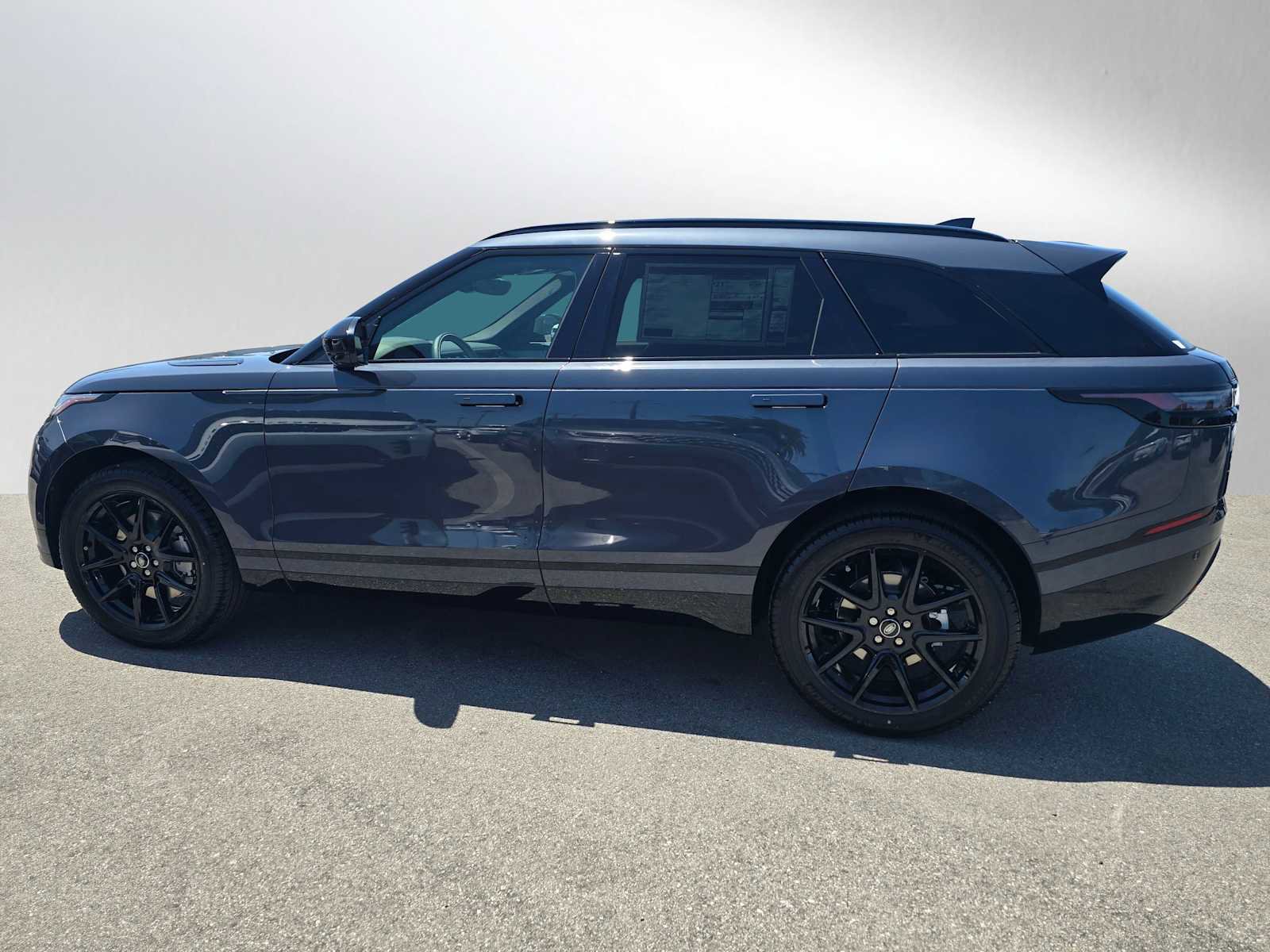 Certified 2026 Land Rover Range Rover Velar Dynamic SE image 2