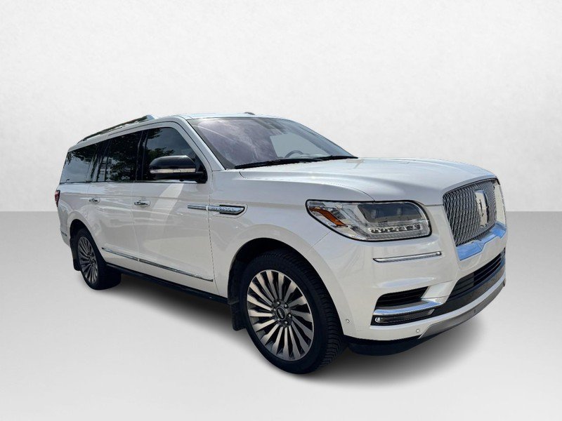 Used 2018 Lincoln Navigator L Reserve w/ Technology Package image 3