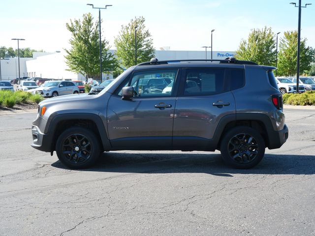 Used 2017 Jeep Renegade Latitude w/ Popular Equipment Group AWD/4WD image 3