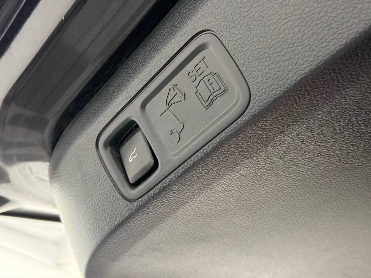 Used 2024 Lincoln Navigator Reserve w/ Monochromatic Package image 10