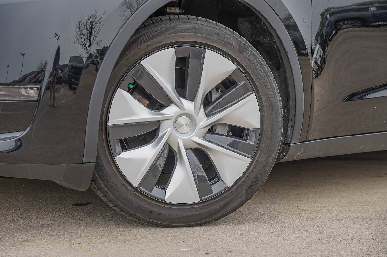 Used 2021 Tesla Model Y Long Range image 2