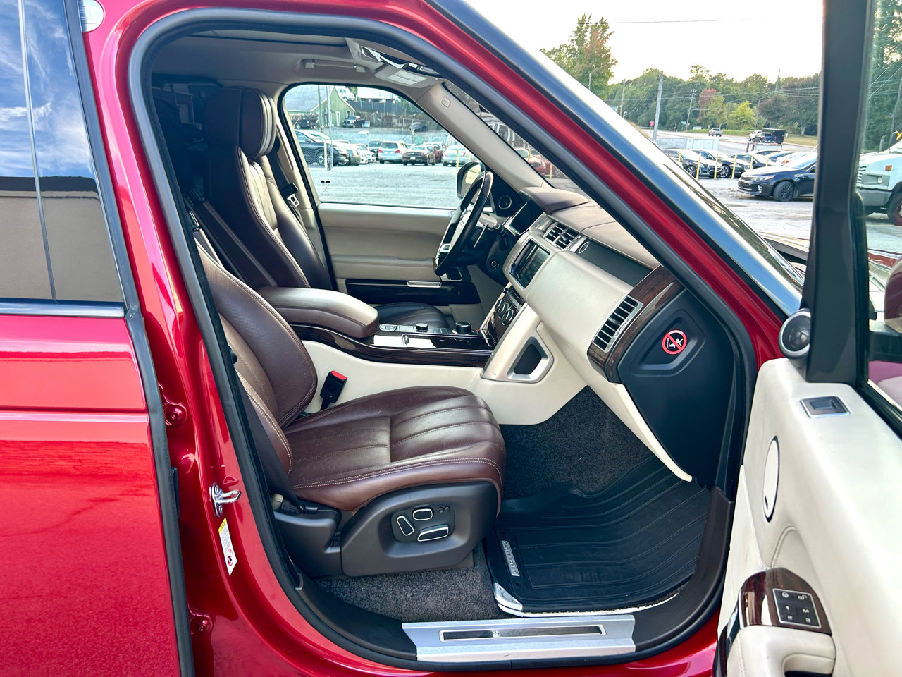 Used 2015 Land Rover Range Rover Autobiography image 16