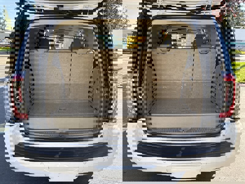 Used 2017 GMC Yukon SLT w/ Open Road Package image 32