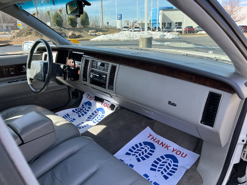 Used 1993 Cadillac Fleetwood Sedan RWD image 11