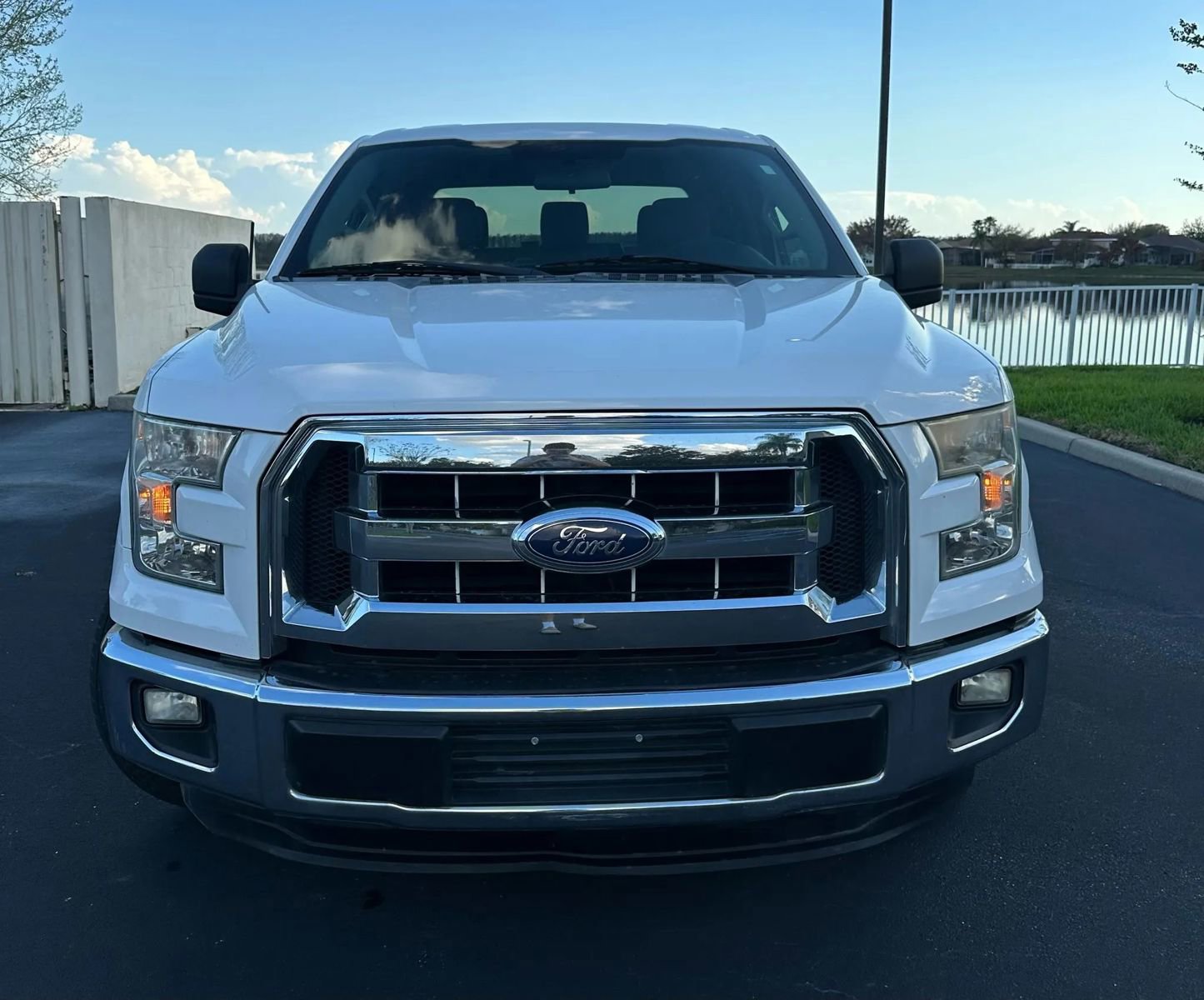 Used 2015 Ford F150 XLT image 2