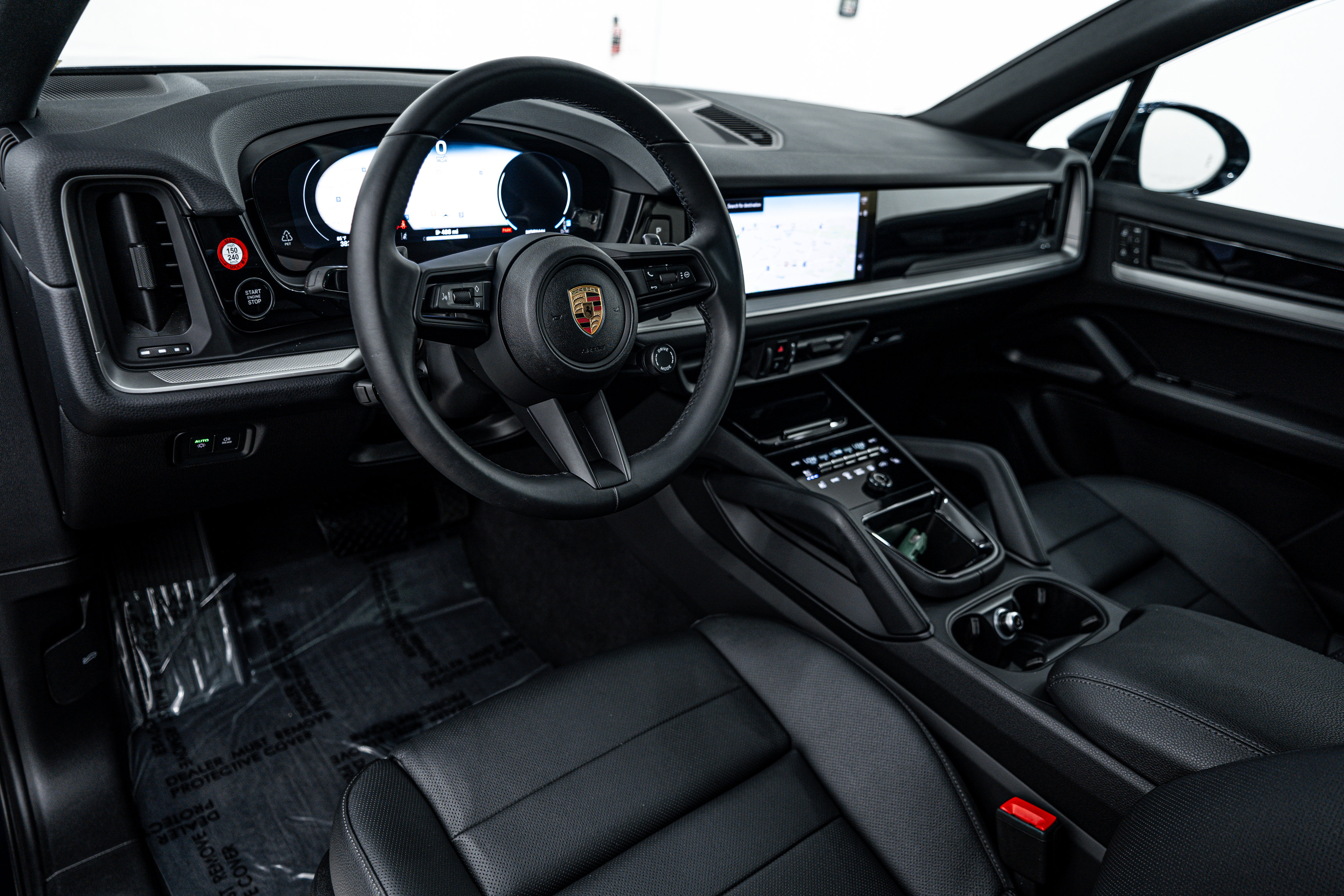 Certified 2025 Porsche Cayenne image 4
