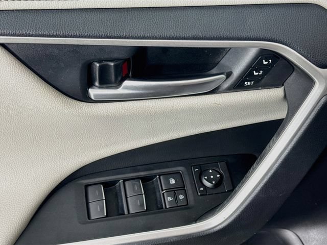 Certified 2025 Toyota RAV4 Limited w/ Advanced Technology Package FWD image 19
