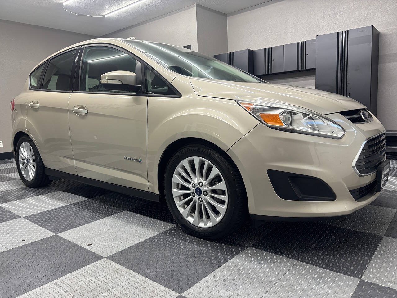 Used 2017 Ford C-MAX SE FWD image 4