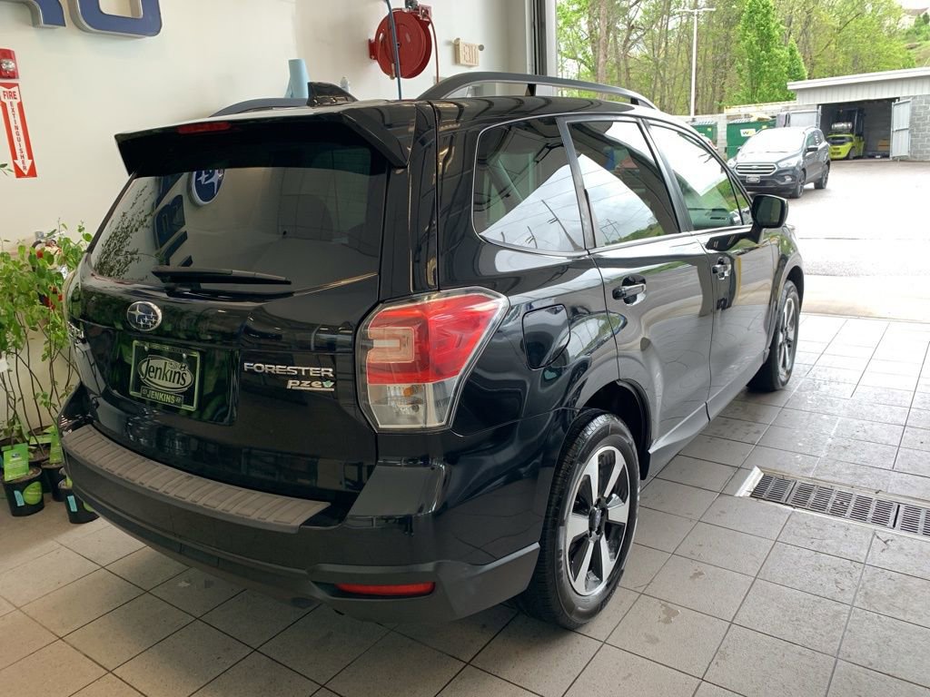 Used 2017 Subaru Forester 2.5i Premium w/ All-Weather Package AWD/4WD image 18