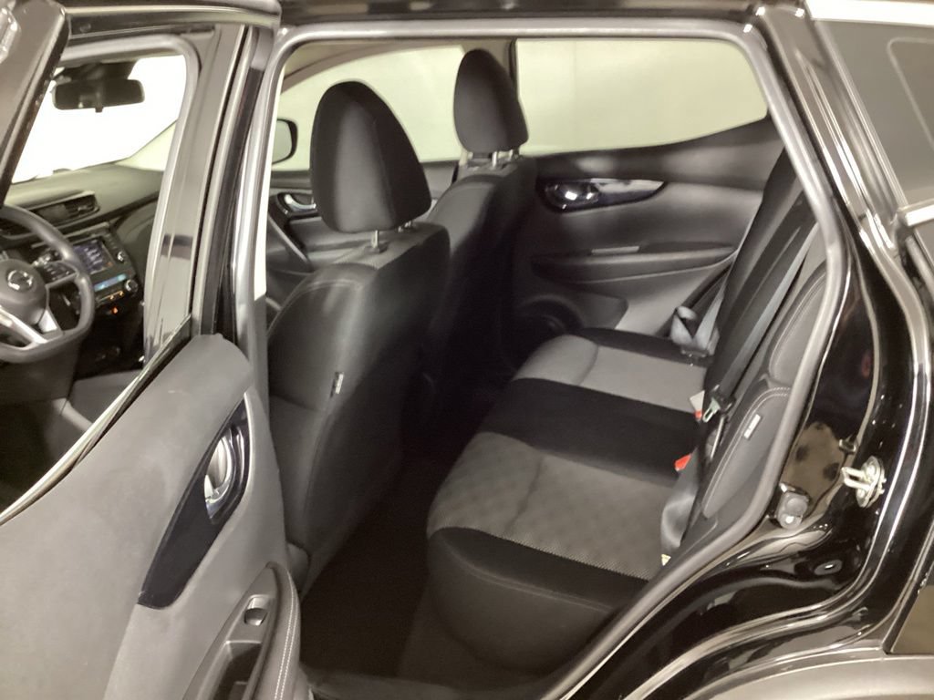 Used 2020 Nissan Rogue Sport SV FWD image 30