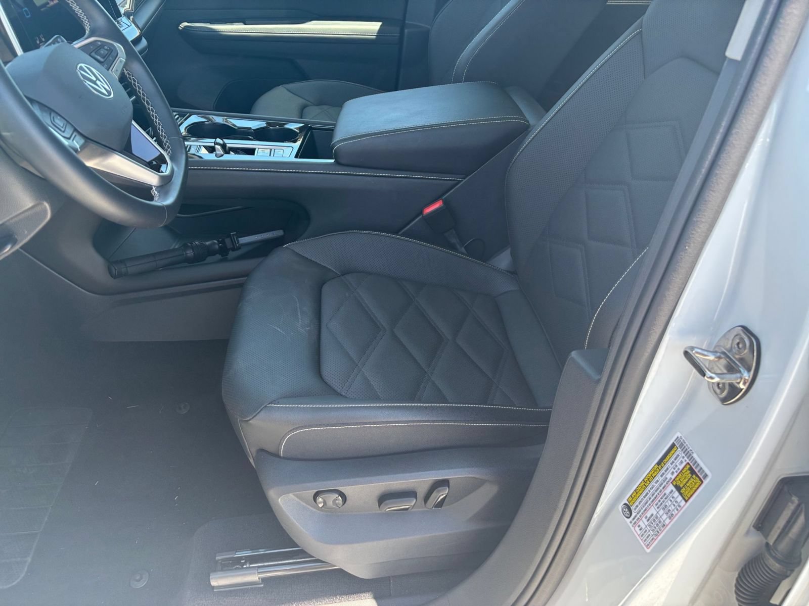 Used 2026 Volkswagen Atlas SE FWD image 29
