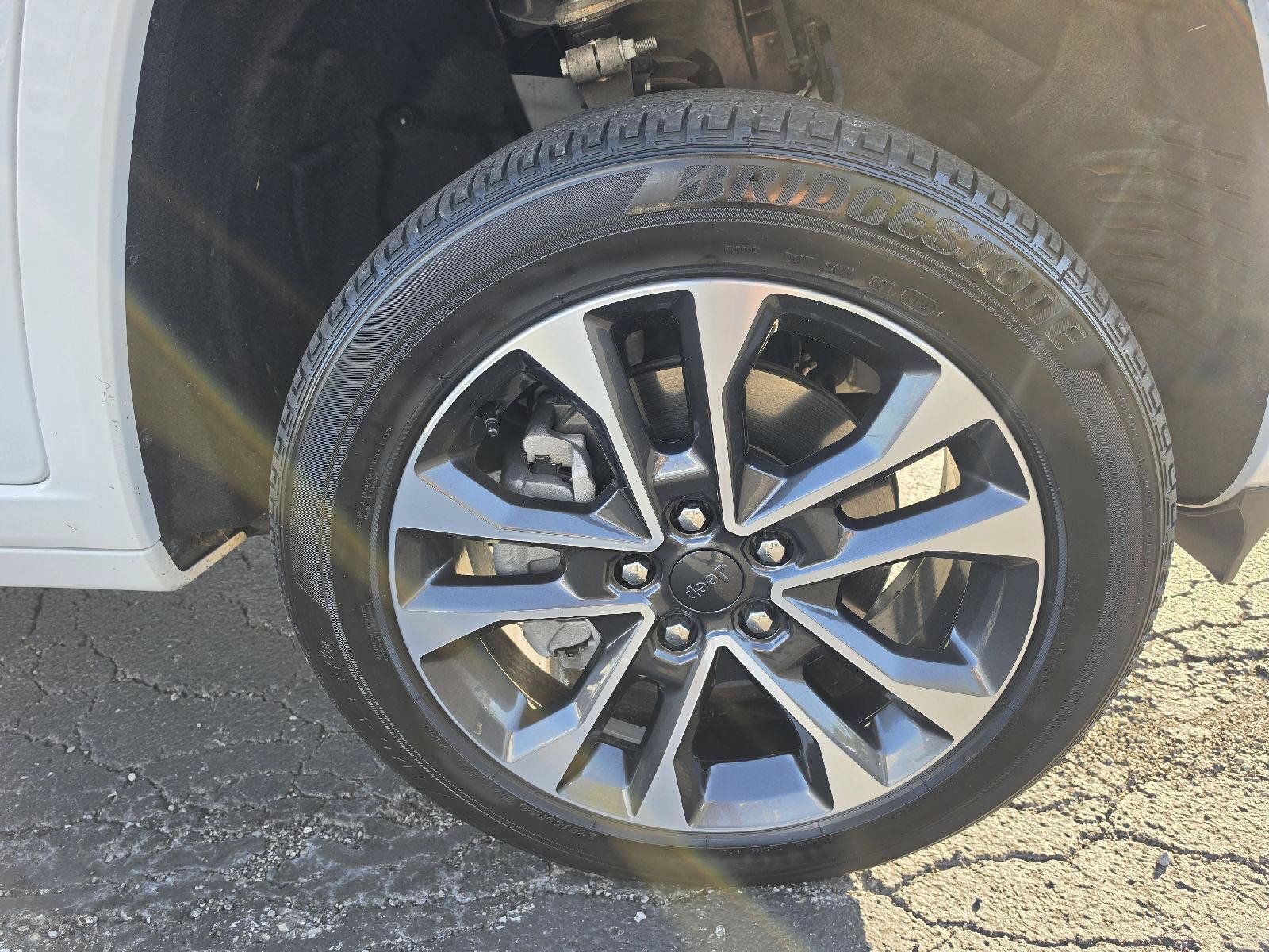 Used 2024 Jeep Grand Cherokee L Overland AWD/4WD image 6
