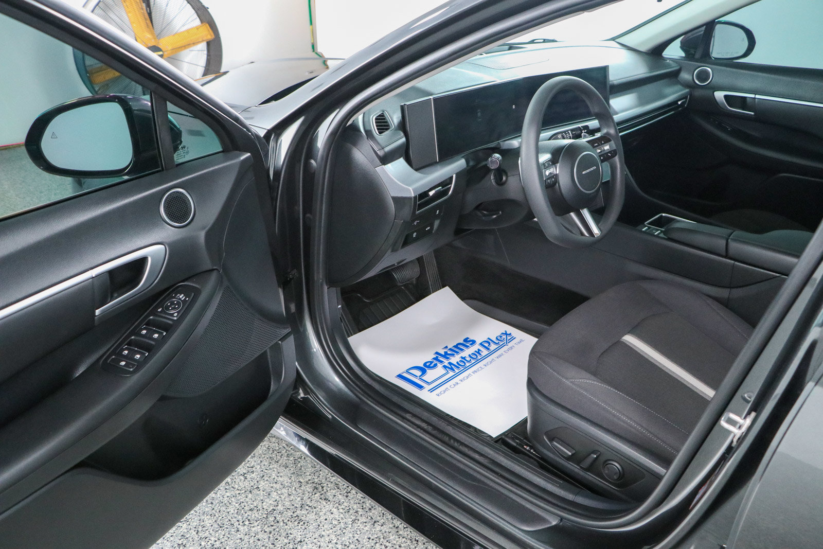 Used 2024 Hyundai Sonata SEL FWD image 3