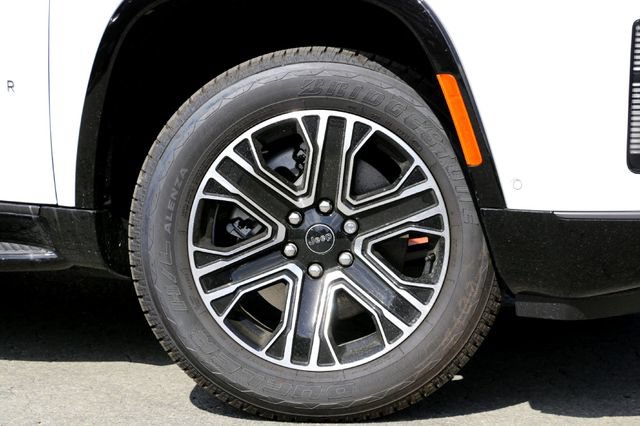 New 2026 Jeep Grand Wagoneer 2WD w/ Premium Group I image 2