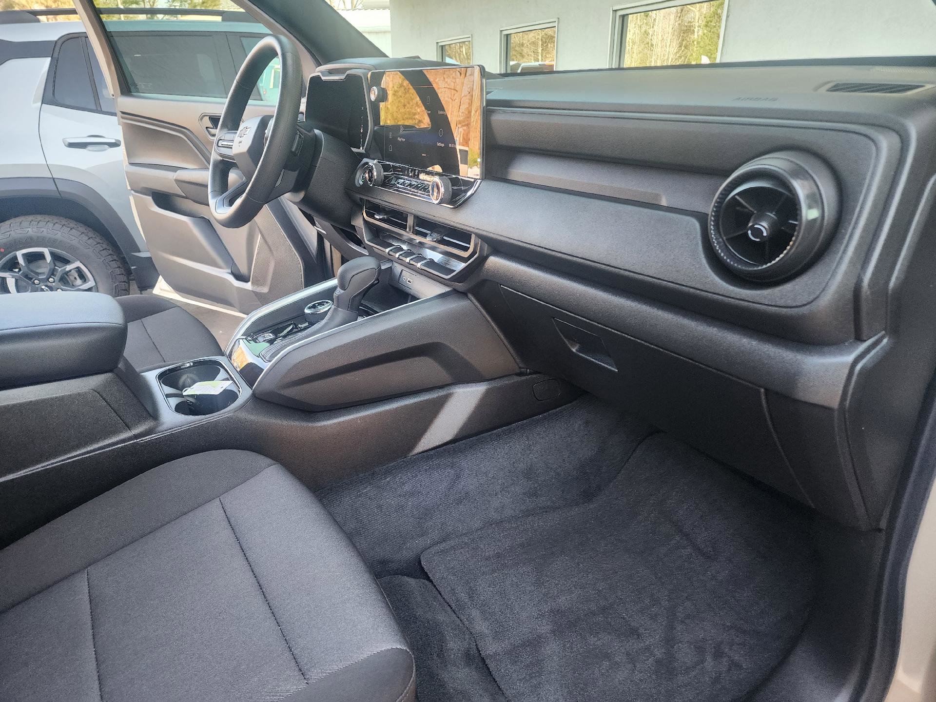 Used 2023 Chevrolet Colorado Trail Boss w/ Advanced Trailering Package image 15