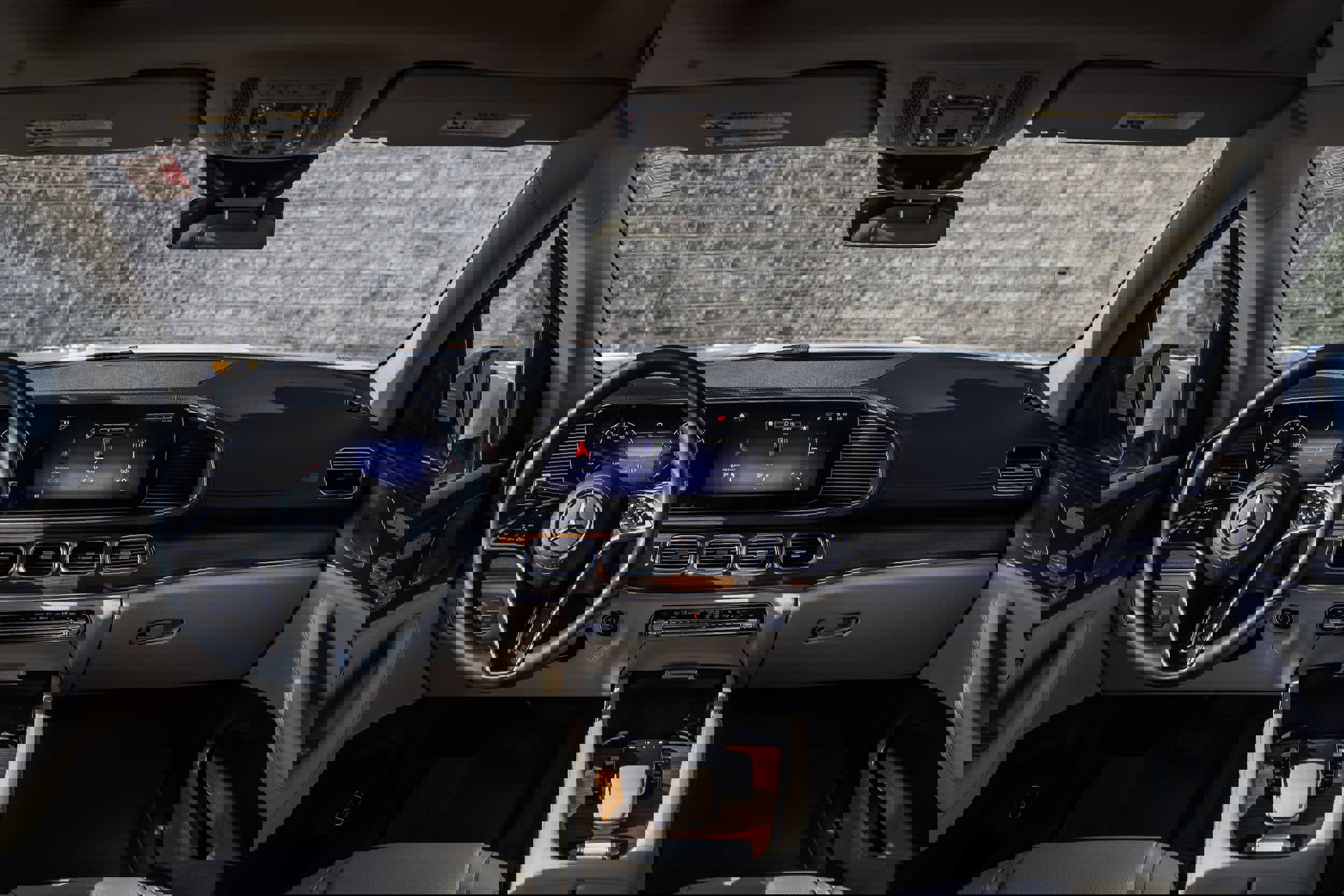 Used 2024 Mercedes-Benz GLS 450 4MATIC image 25