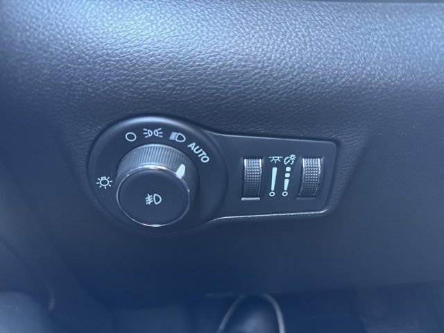 Certified 2022 Jeep Compass Limited w/ (RED) Package image 13