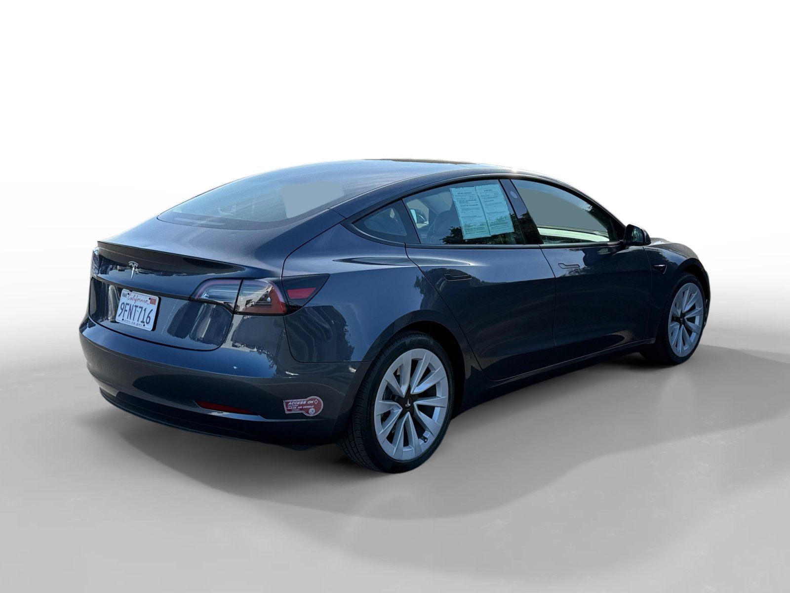 Used 2023 Tesla Model 3 Standard Range image 5