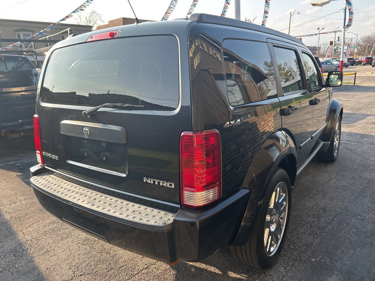 Used 2011 Dodge Nitro Heat AWD/4WD image 4