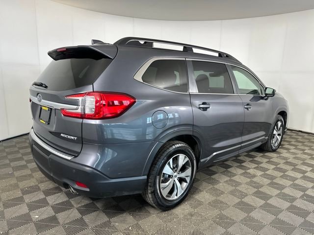 Used 2023 Subaru Ascent Premium w/ Convenience Package image 3