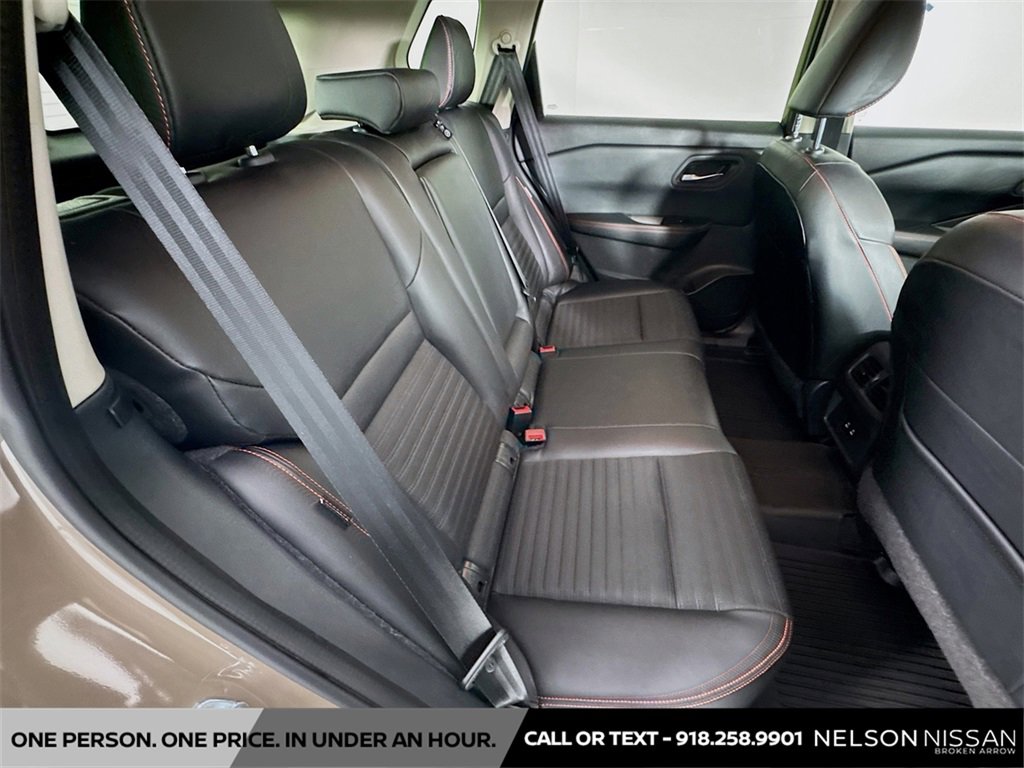 Certified 2025 Nissan Rogue SV image 26