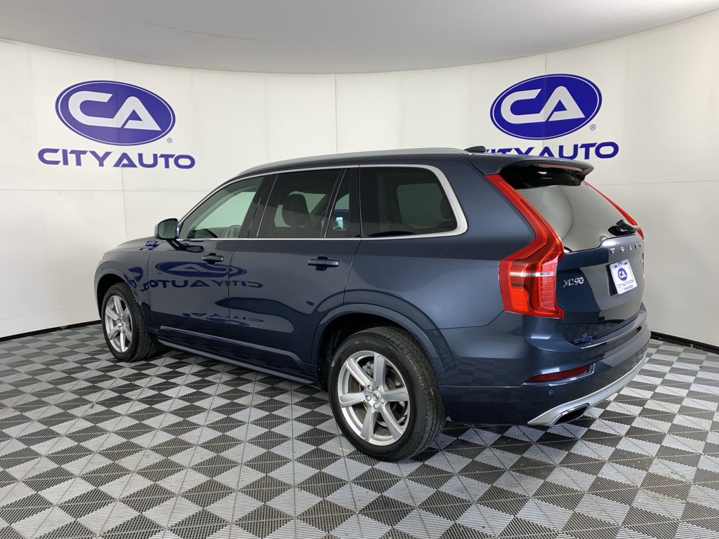 Used 2021 Volvo XC90 T6 Momentum image 5