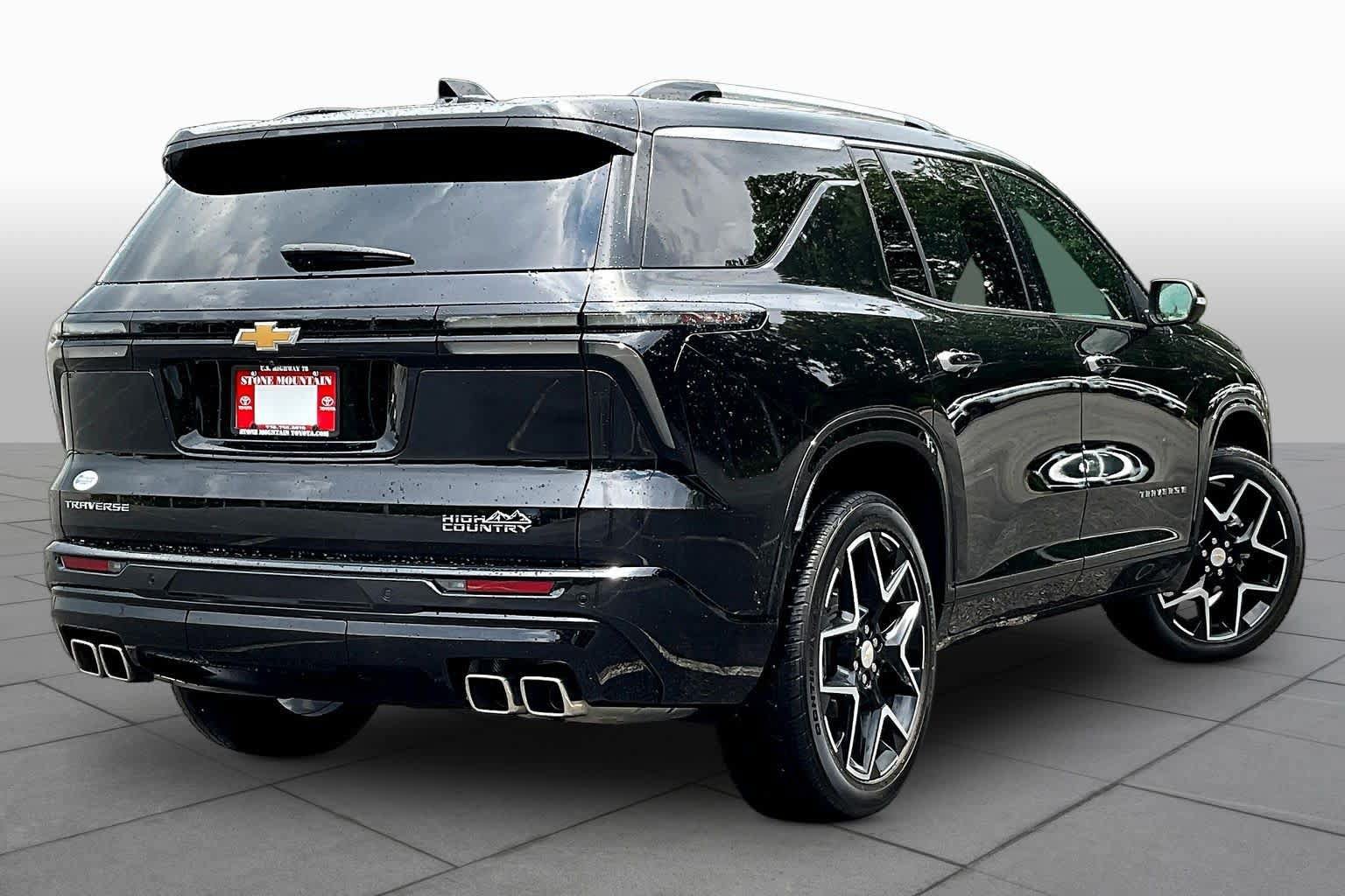 Used 2025 Chevrolet Traverse High Country w/ LPO, Floor Liner Package FWD image 25