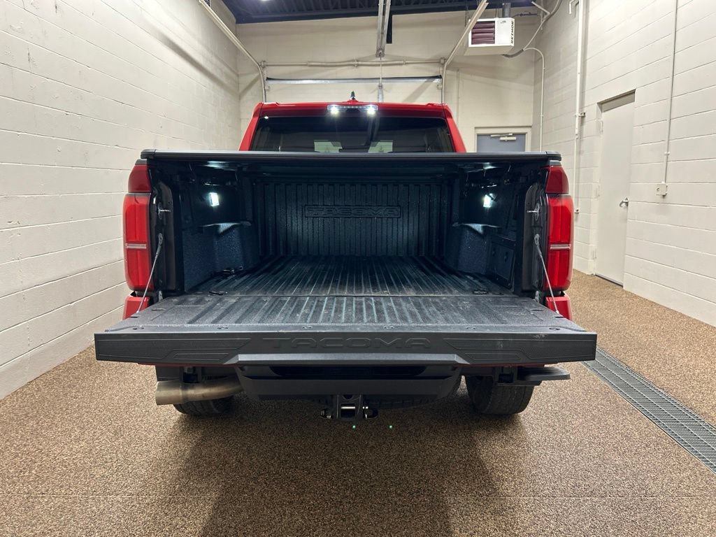 Used 2025 Toyota Tacoma TRD Off-Road AWD/4WD image 11