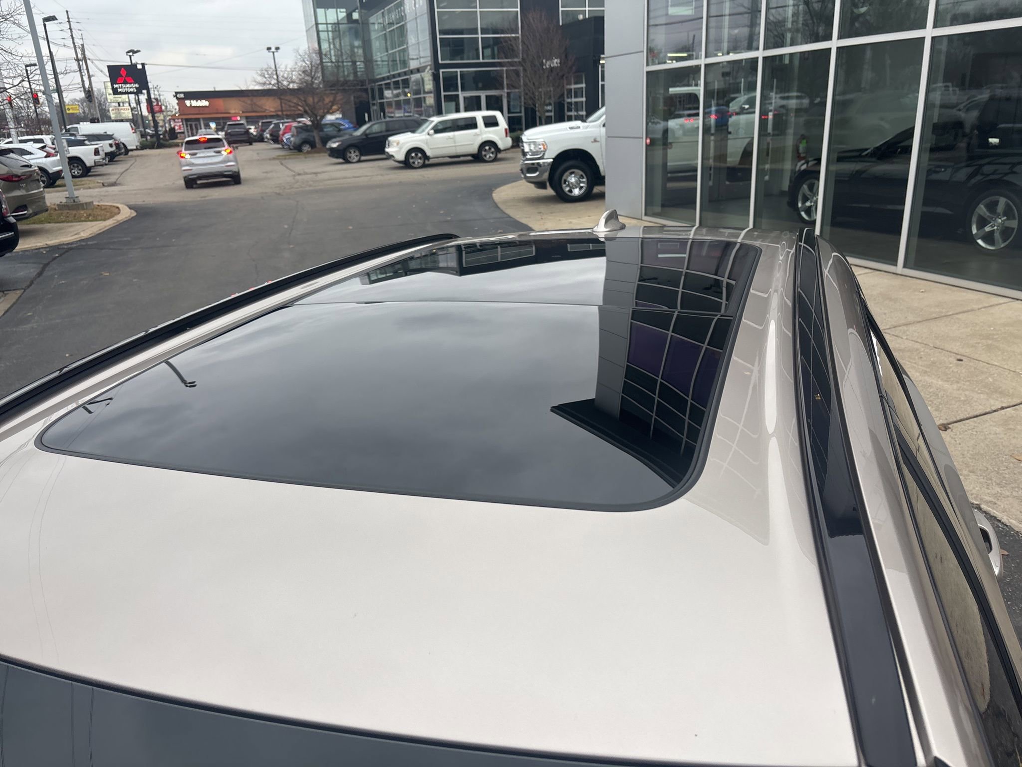 Used 2025 Volvo XC60 T8 Plus w/ Protection Package Premier image 13