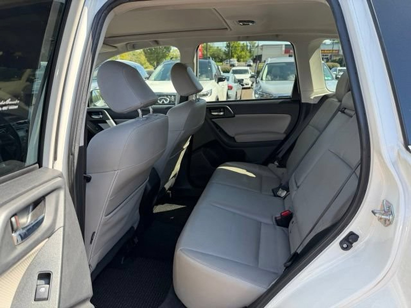 Used 2015 Subaru Forester 2.5i Limited w/ Protection Package #2 AWD/4WD image 10