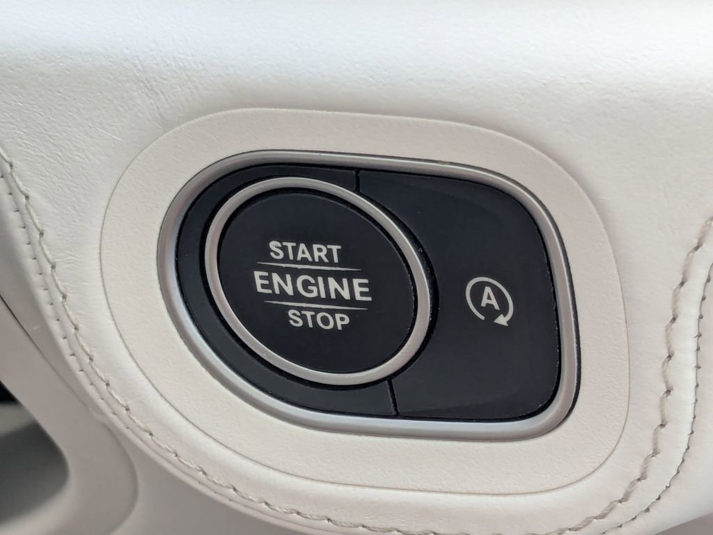 Used 2025 Mercedes-Benz Maybach GLS 600 4MATIC image 27