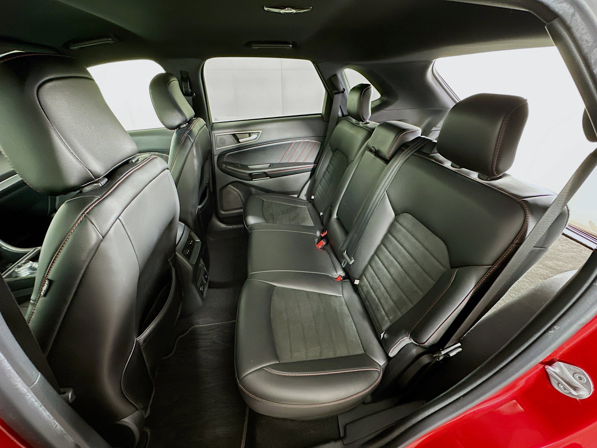 Used 2021 Ford Edge ST-Line FWD image 26