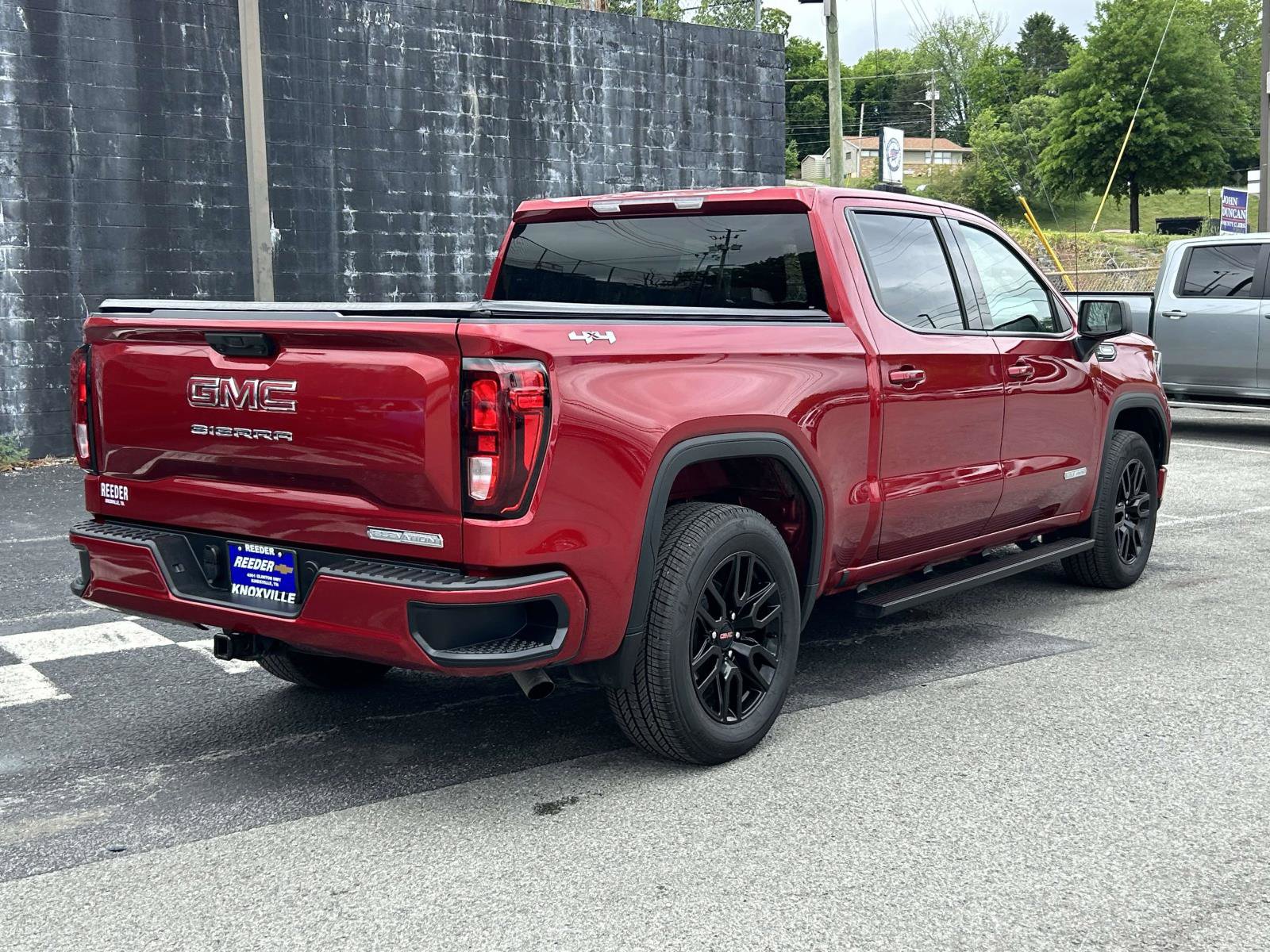 Used 2024 GMC Sierra 1500 Elevation AWD/4WD image 3