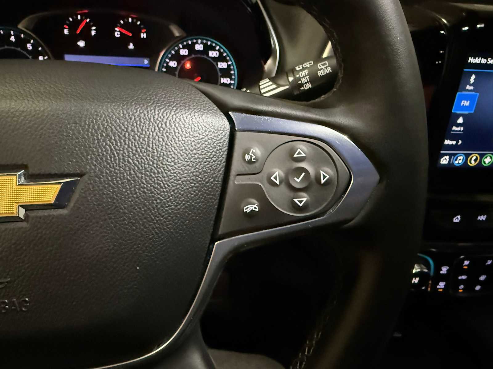 Used 2023 Chevrolet Traverse LT image 30