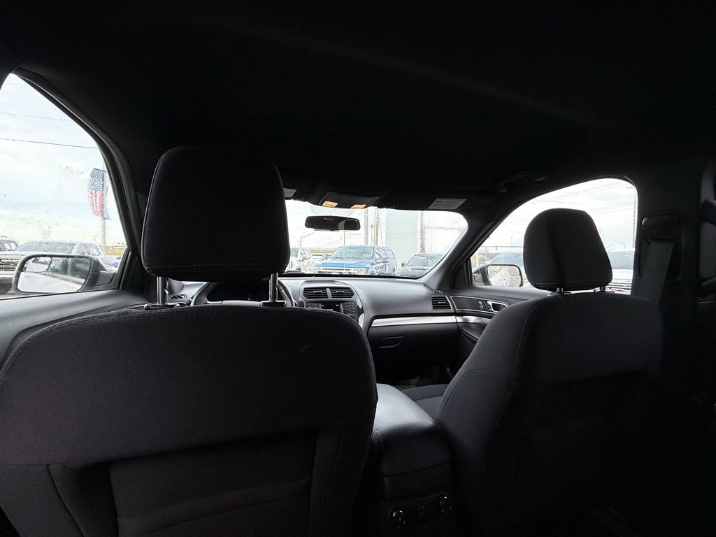 Used 2018 Ford Explorer XLT image 26