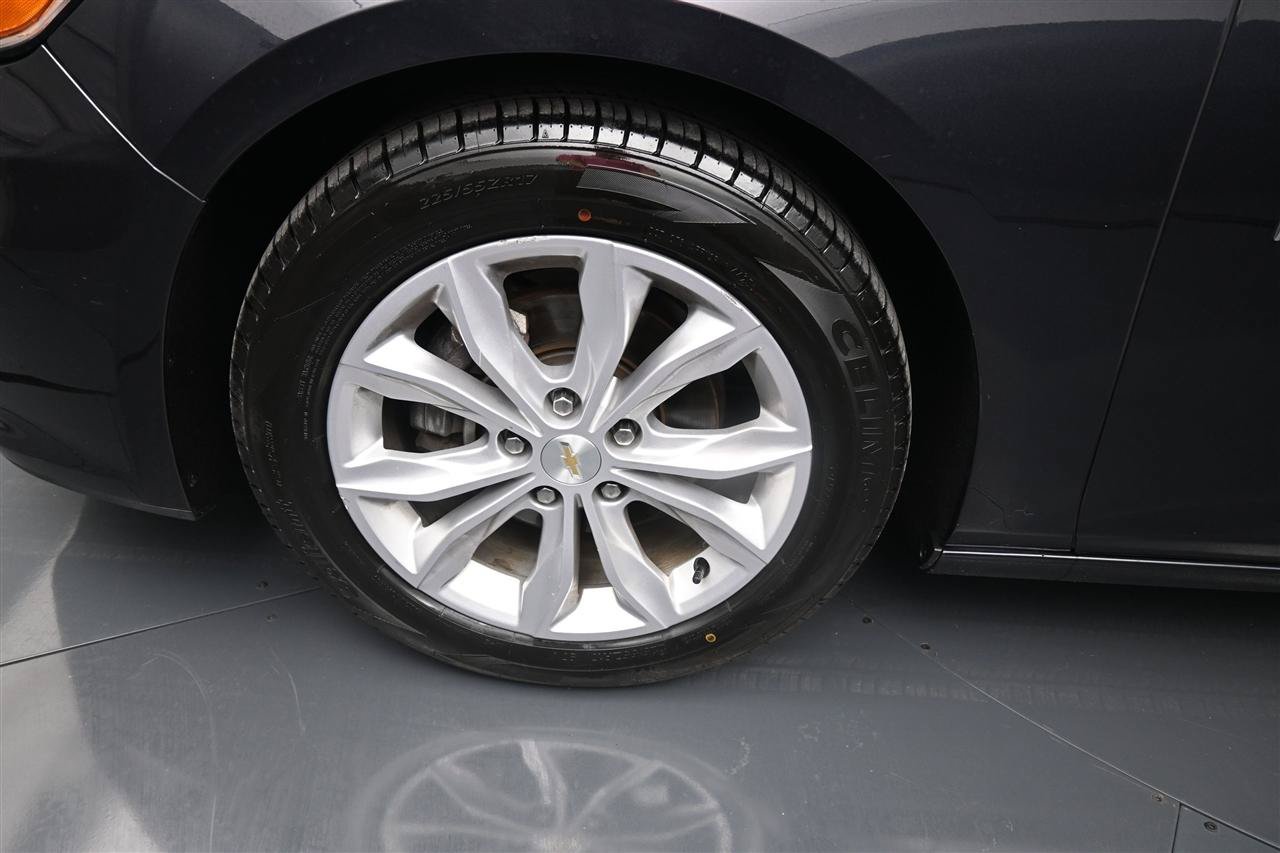 Used 2023 Chevrolet Malibu LT FWD image 17