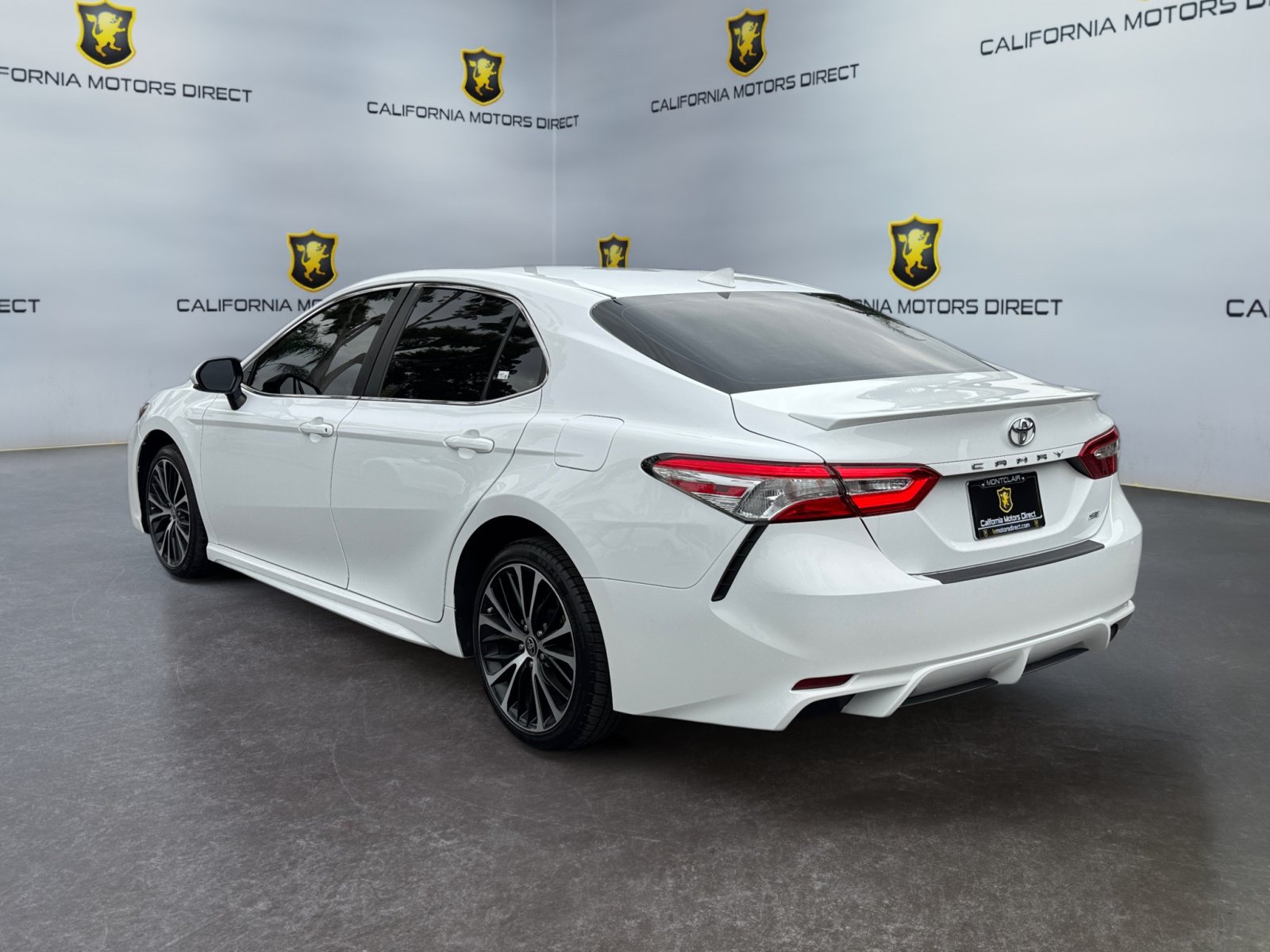 Used 2020 Toyota Camry SE w/ Carpet Mat Package FWD image 3