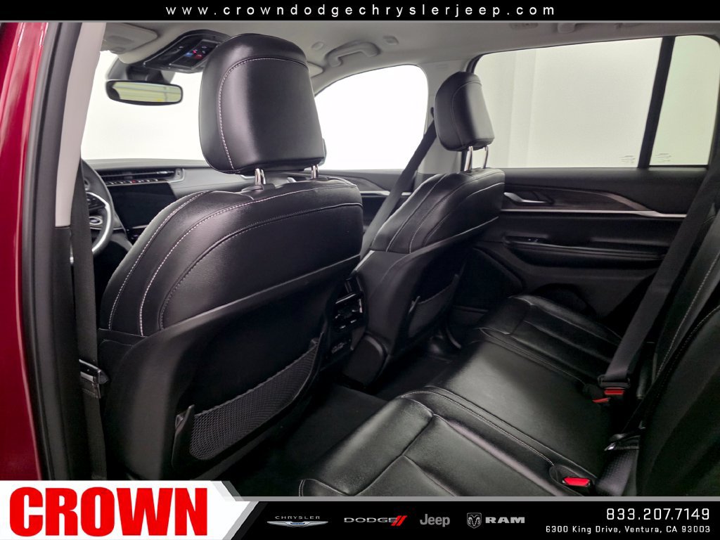 Certified 2024 Jeep Grand Cherokee Limited w/ Black Appearance Package RWD image 16