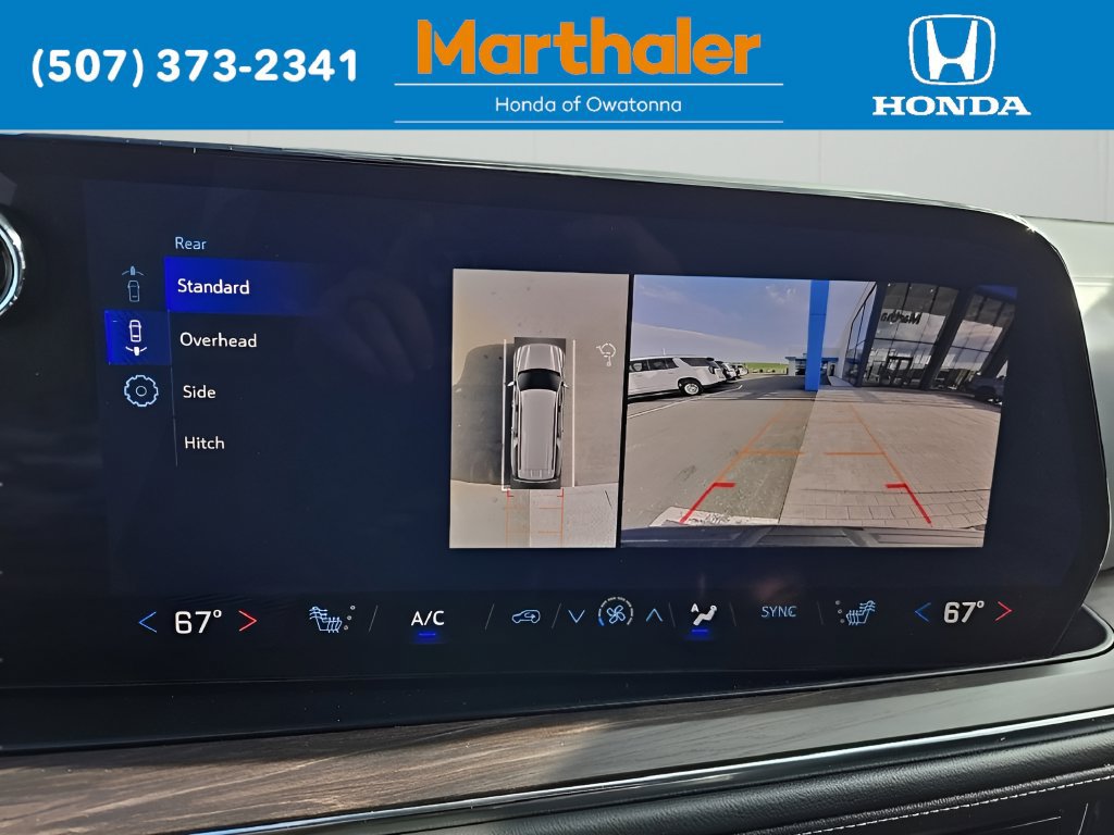 Used 2025 Chevrolet Suburban Z71 AWD/4WD image 27