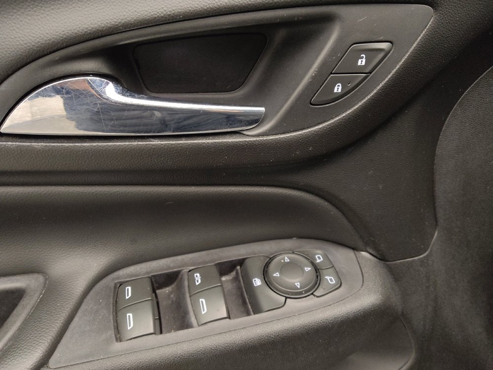 Used 2018 Chevrolet Equinox LT w/ Sun & Infotainment Package image 27