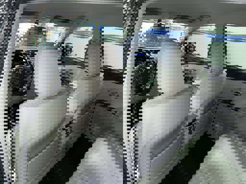 Used 2012 Toyota Venza LE w/ LE Convenience Pkg image 27