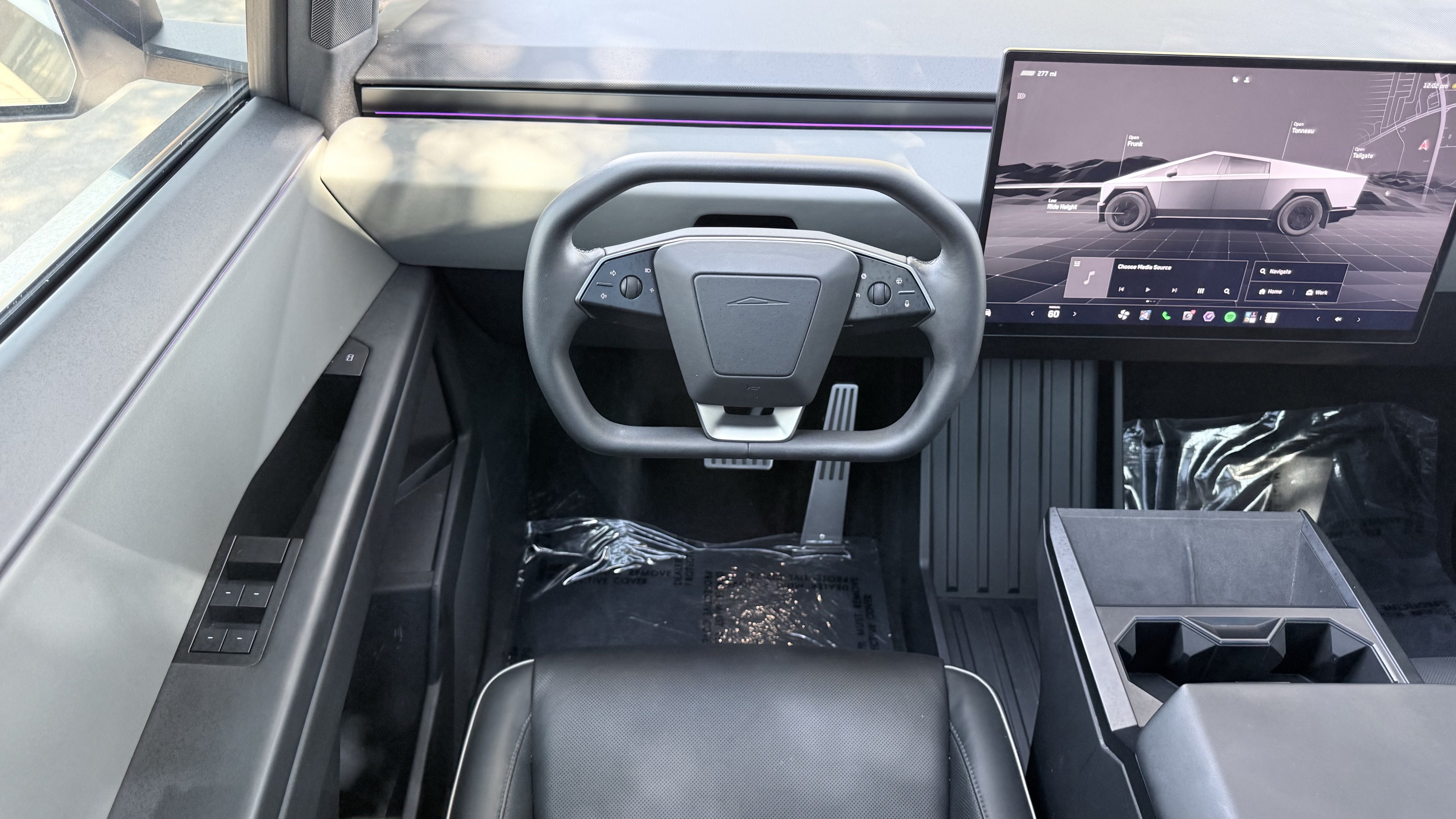 Used 2025 Tesla Cybertruck AWD Crew Cab image 57